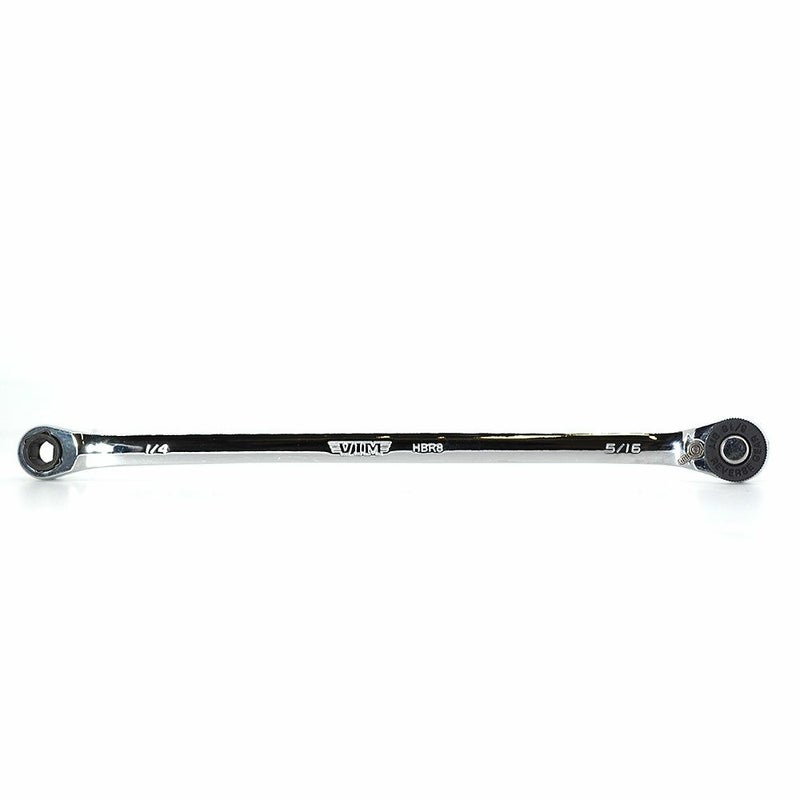 1/4と5/16、両方のビットに対応する便利なロングビットラチェット。1/4のスクエアアダプターをが付属しているので、5/16側は1/4のソケットが使用できます。