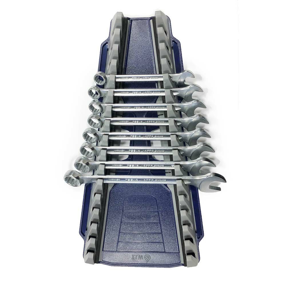 収納のムダをなくし、スッキリ収納できるレンチラック。標準とリバースの両タイプに対応。